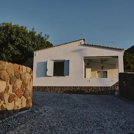 Sea Soon & 1 * Méthana